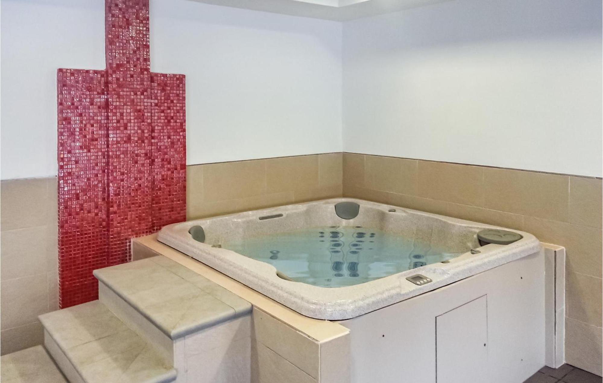 Cozy Apartment In Oliva With Indoor Swimming Pool Luaran gambar